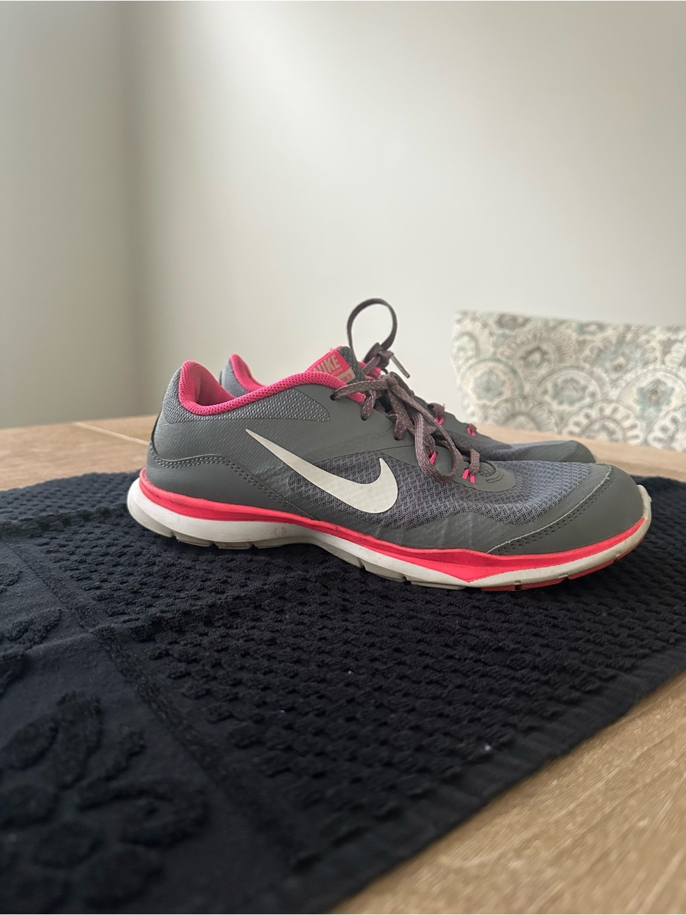 Nike Women’s Gray & Pink Athletic Training Sneakers